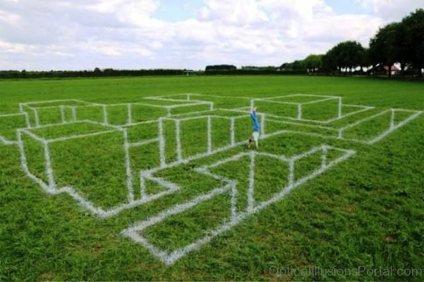 3D Maze Optical Illusion