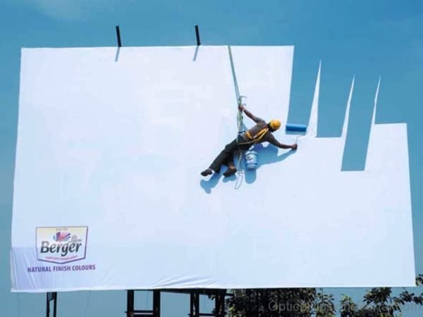 Advertisement Illusion