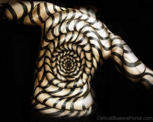 Awesome Body Paint Illusion