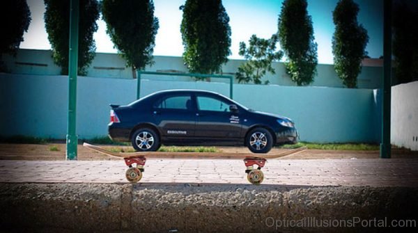 Car Optical Illusions 1