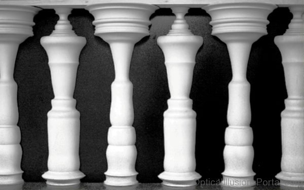 Chess Optical Illusion
