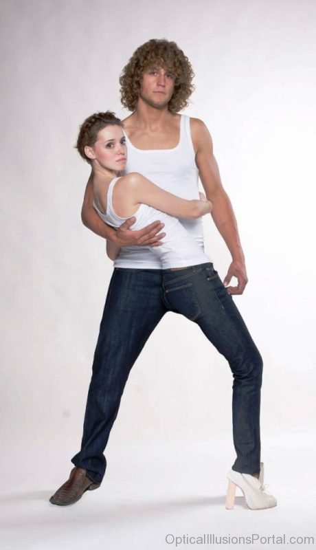 Dancing Couple Illusion Picture