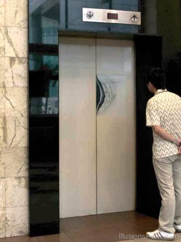 Elevator Optical Illusion il113