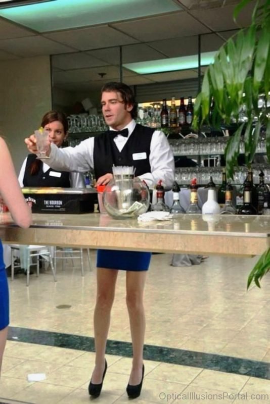 Funny Waiter Dress Optical Illusion