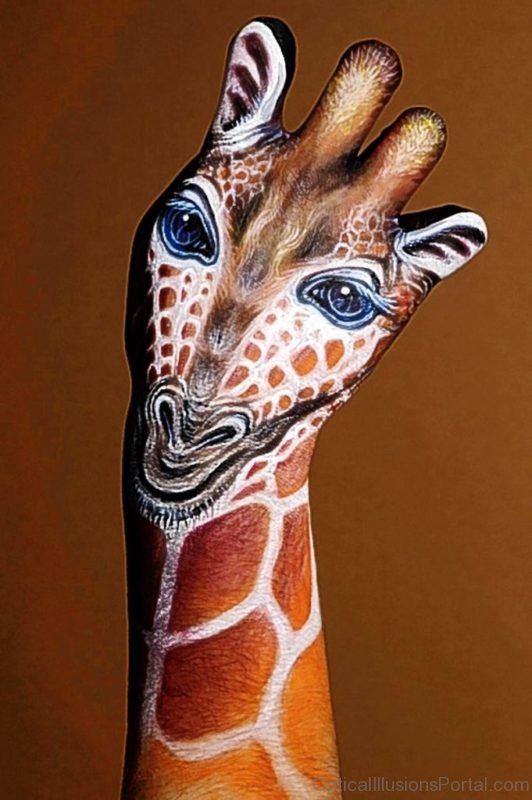 Giraffe Painted Illusion
