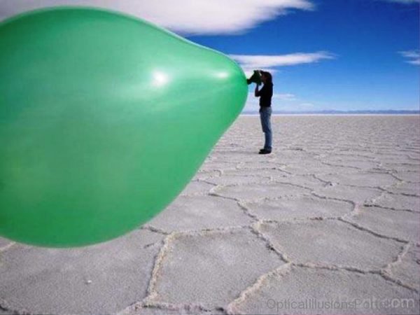 Big Balloon Optical Illusion