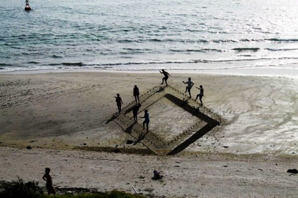 Mind Bending 3D Beach Art